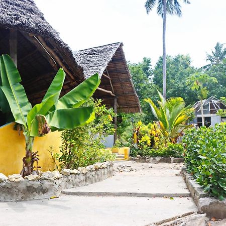 Rasta House Bed & Breakfast Kilindoni Bagian luar foto