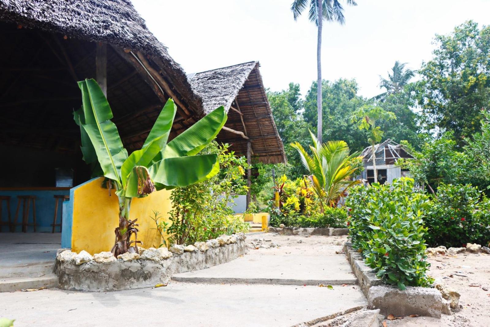 Rasta House Bed & Breakfast Kilindoni Bagian luar foto